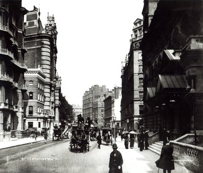 ビクトリアストリート、ロンドン、1890年頃 作： English Photographer